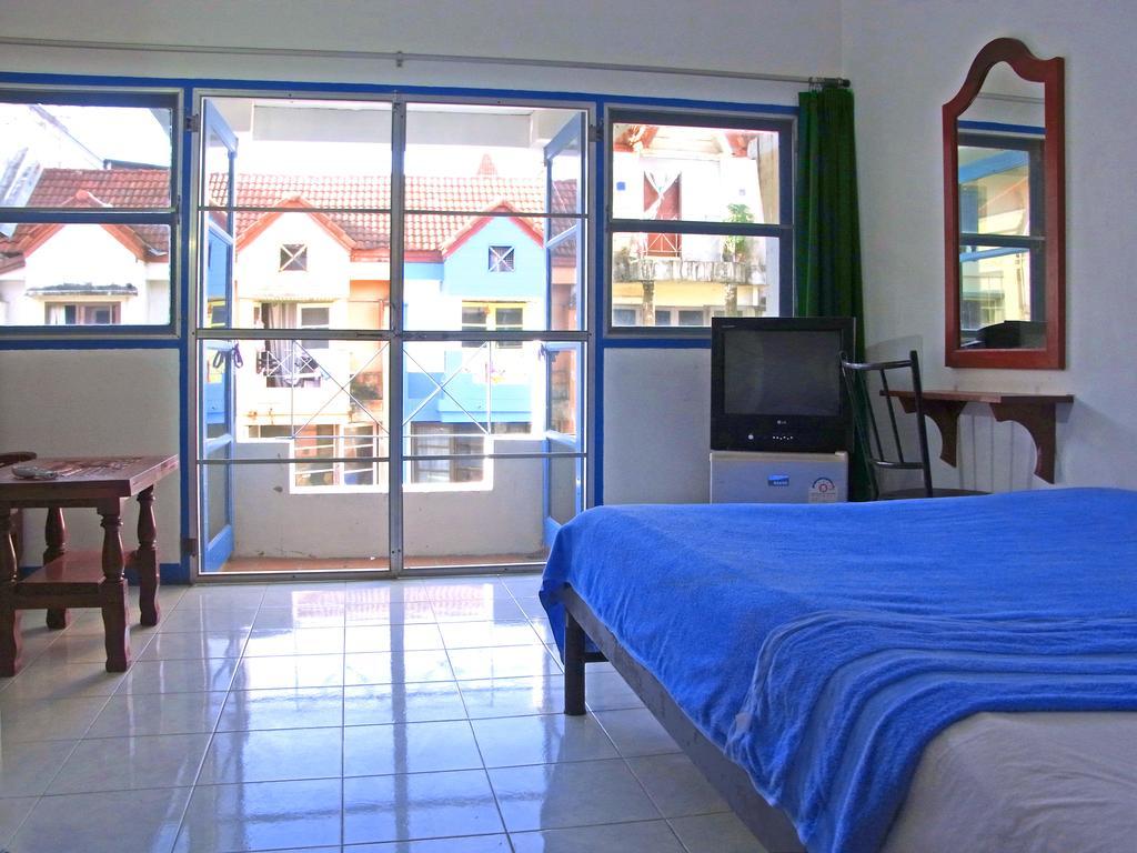Niku Guesthouse Patong Exterior foto