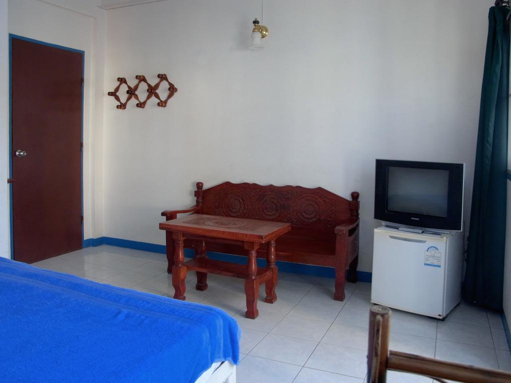 Niku Guesthouse Patong Exterior foto