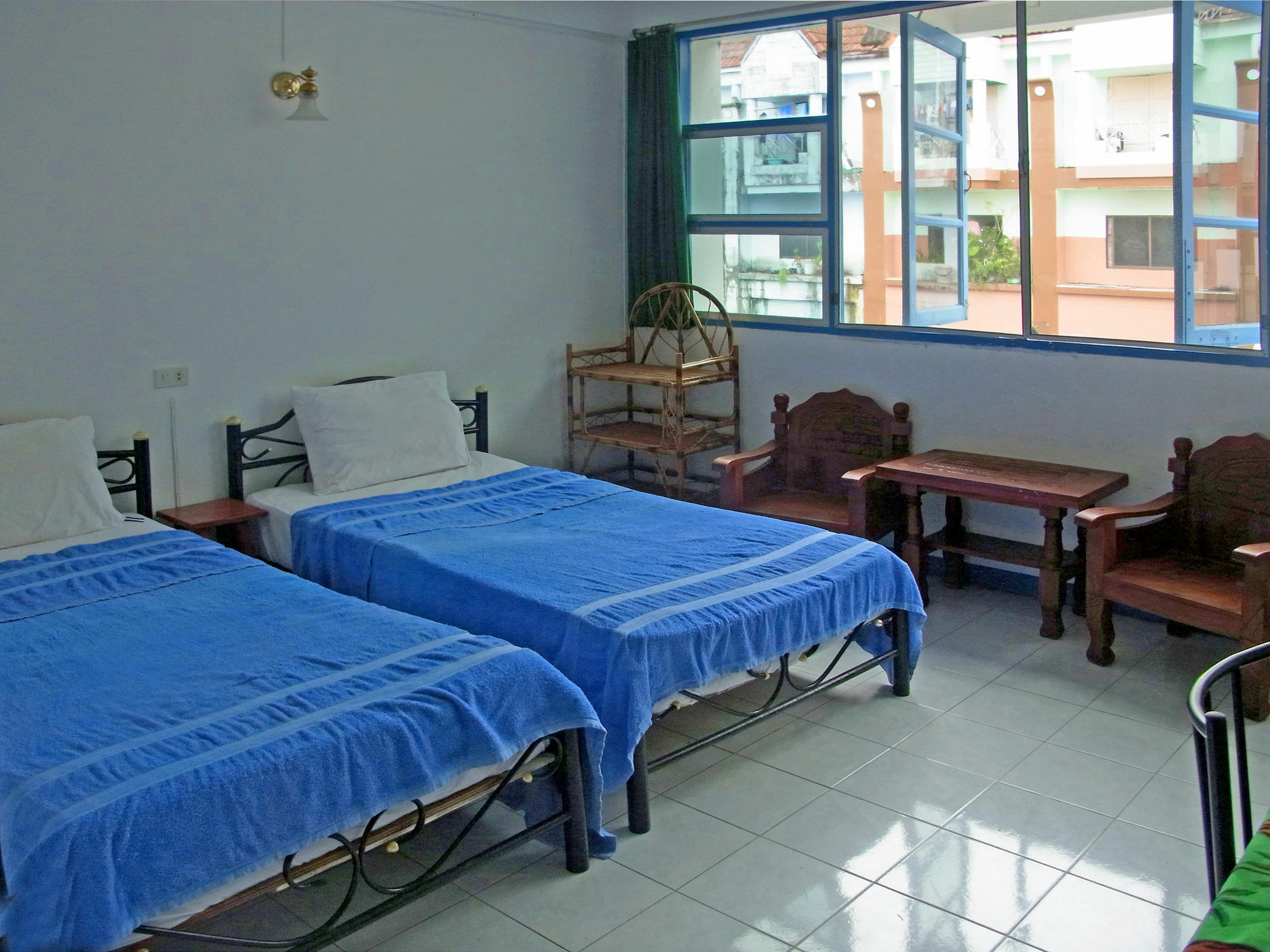 Niku Guesthouse Patong Exterior foto