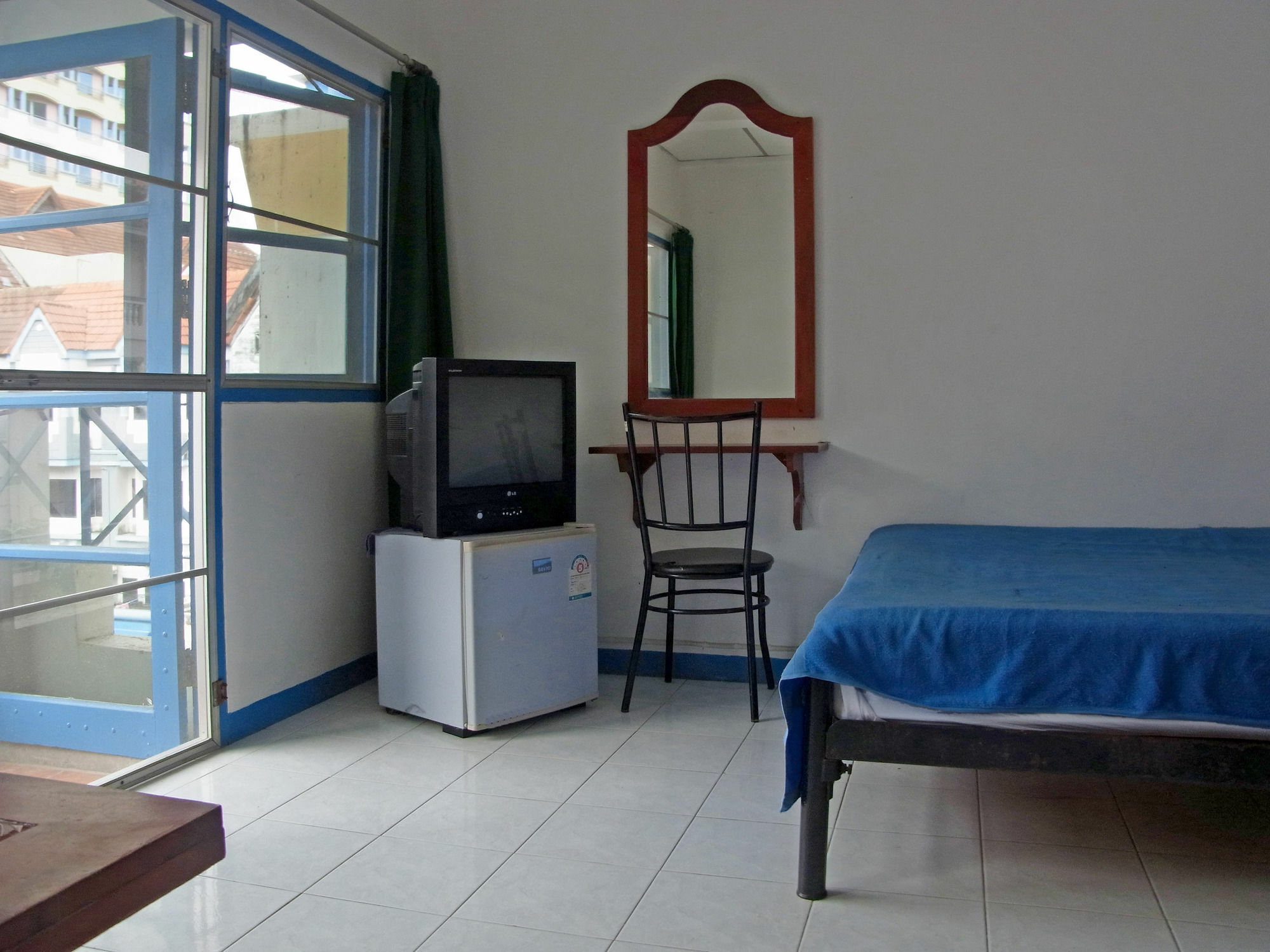 Niku Guesthouse Patong Exterior foto