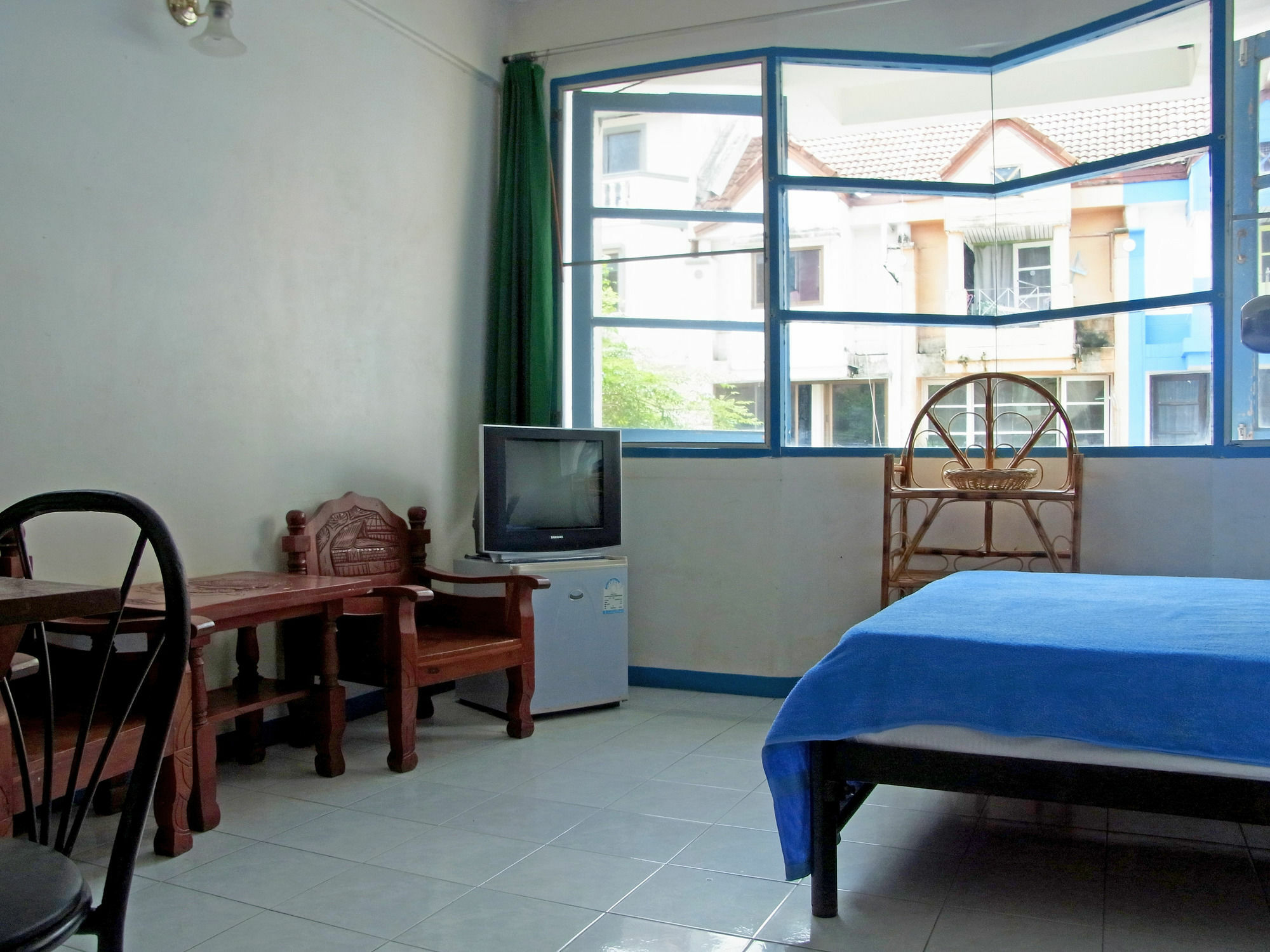 Niku Guesthouse Patong Exterior foto