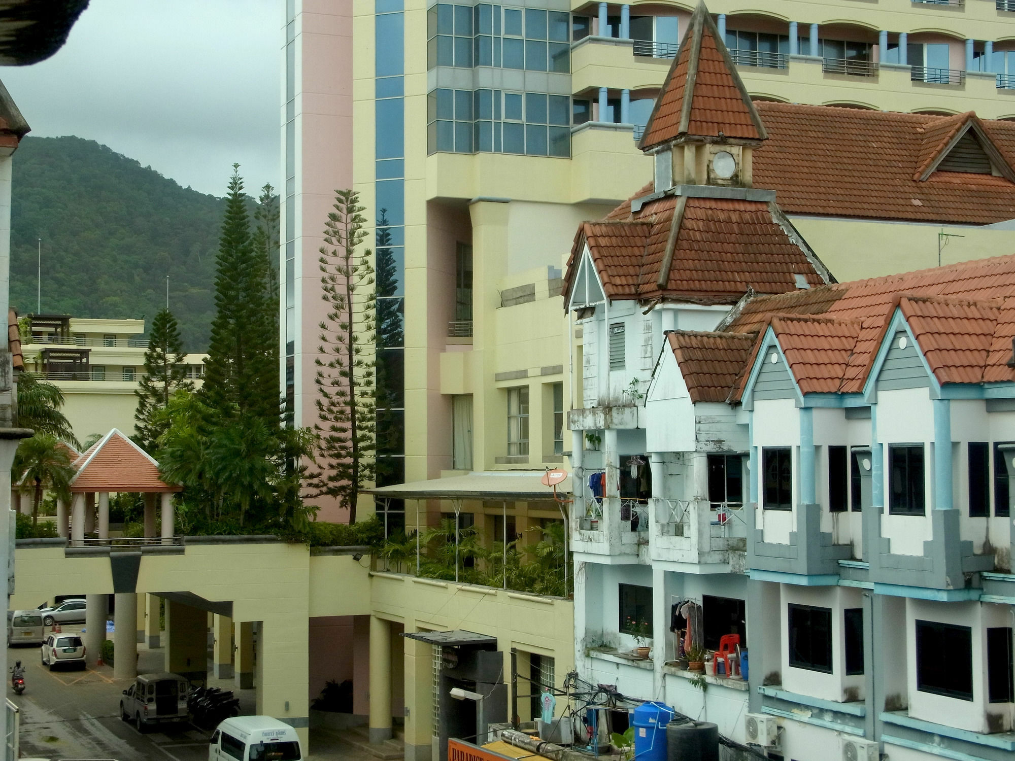 Niku Guesthouse Patong Exterior foto