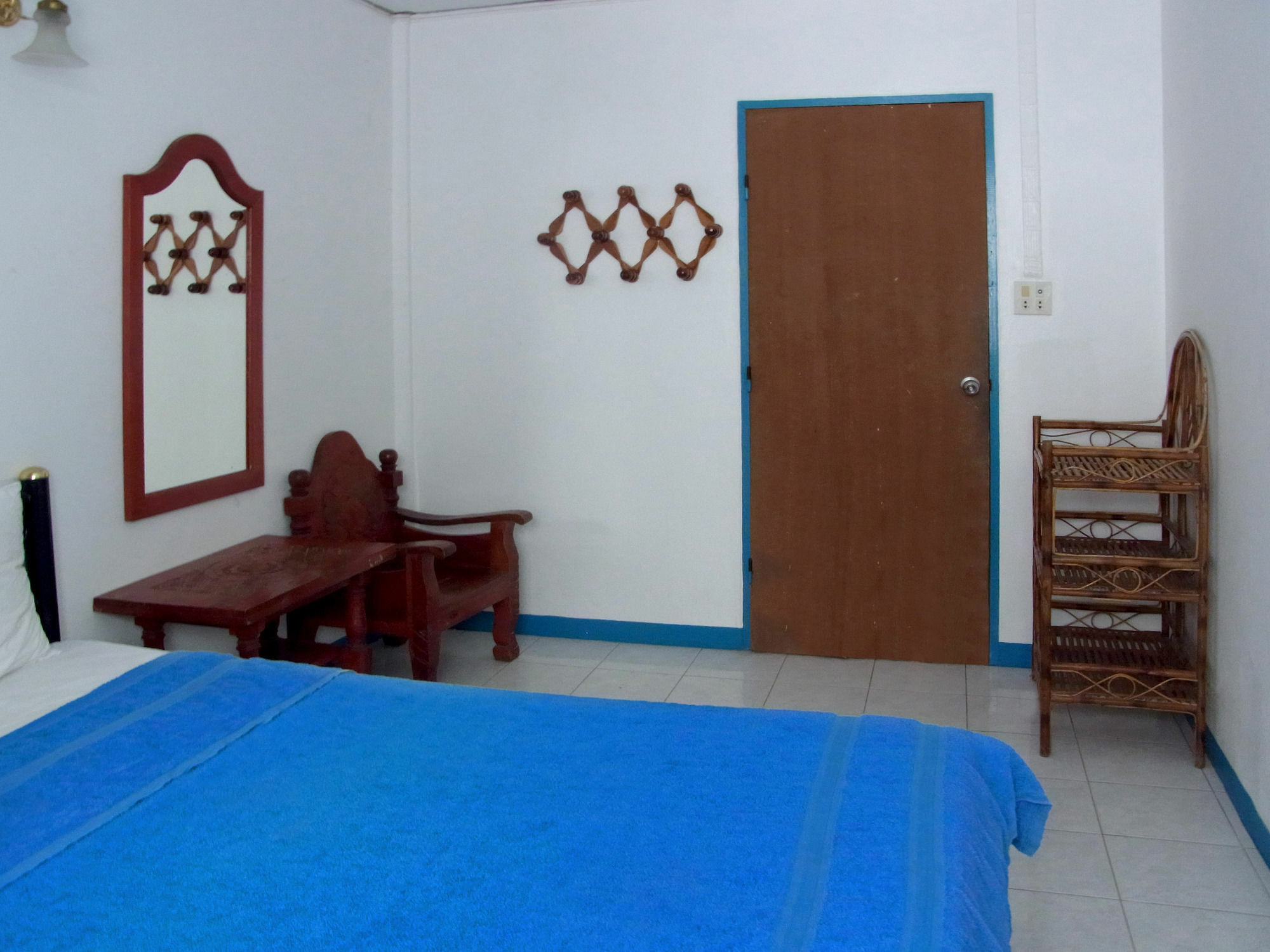 Niku Guesthouse Patong Exterior foto