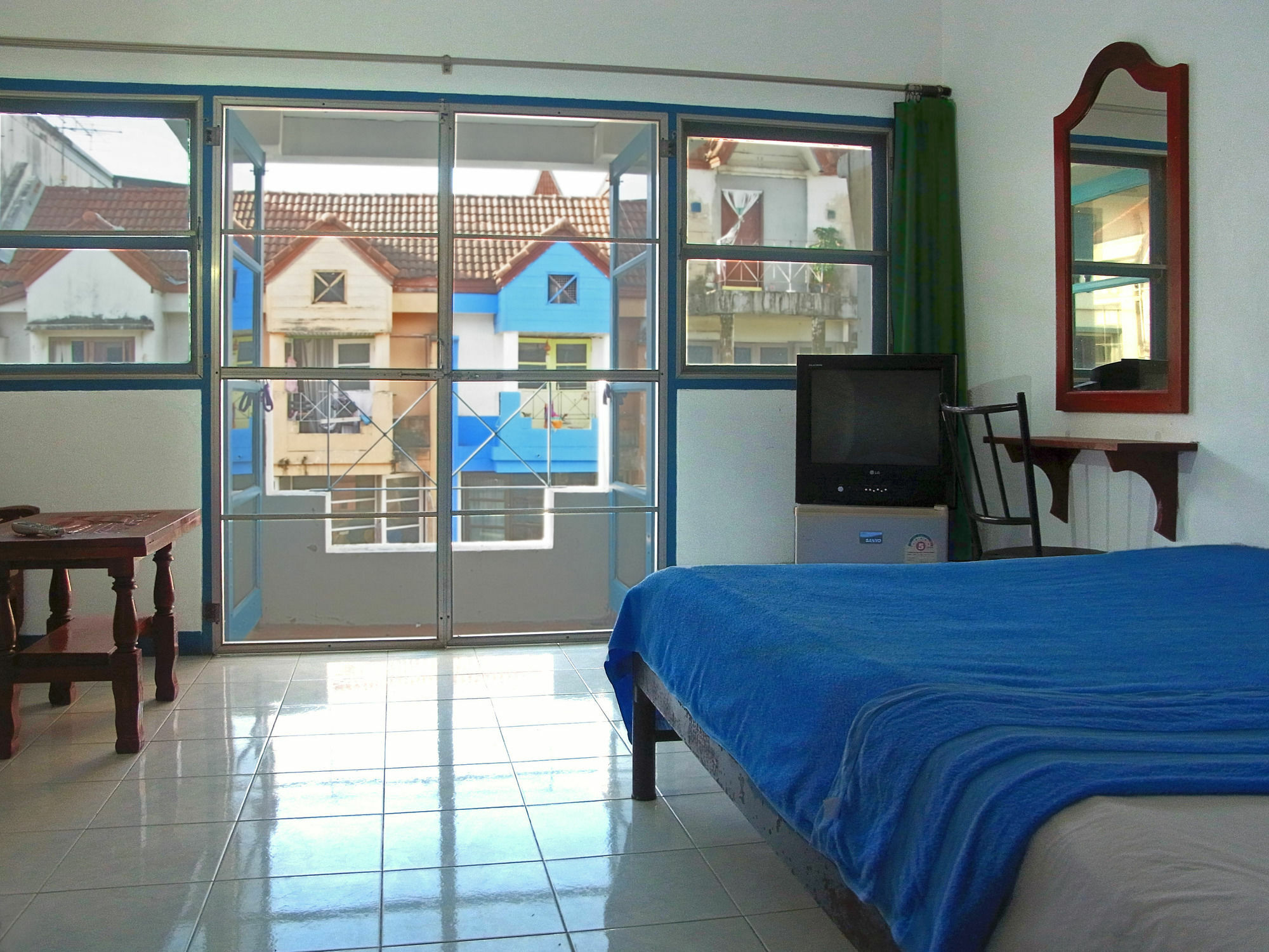 Niku Guesthouse Patong Exterior foto