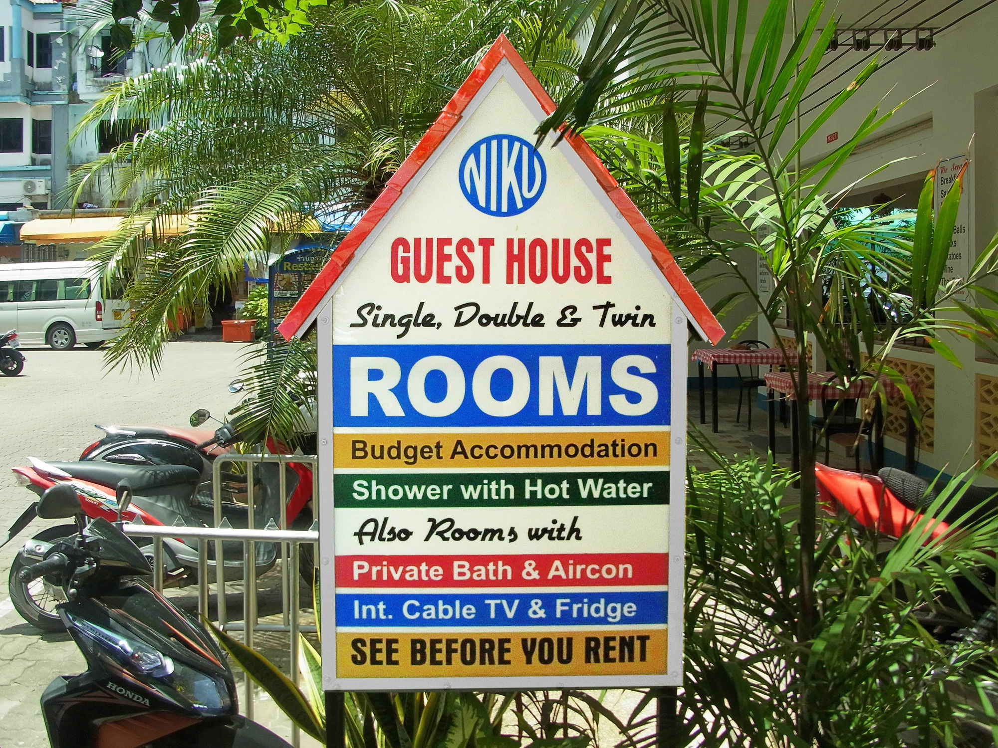 Niku Guesthouse Patong Exterior foto