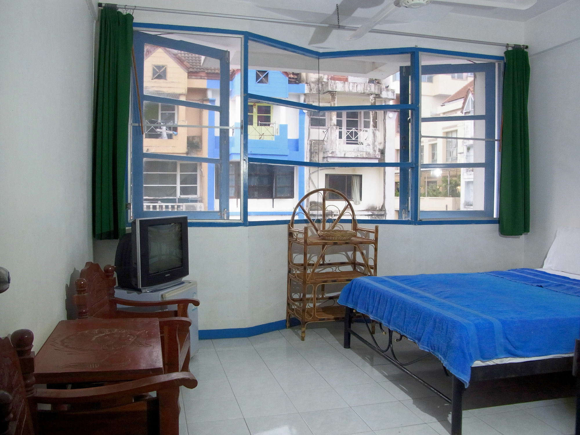 Niku Guesthouse Patong Exterior foto